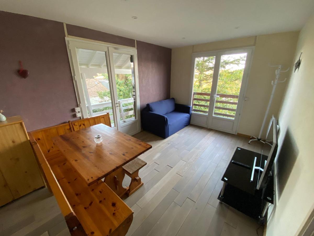 Chalet En Bord De Seine Le Coudray-Montceaux Exterior foto